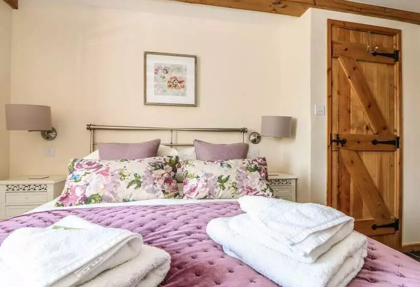 Oak Cottage