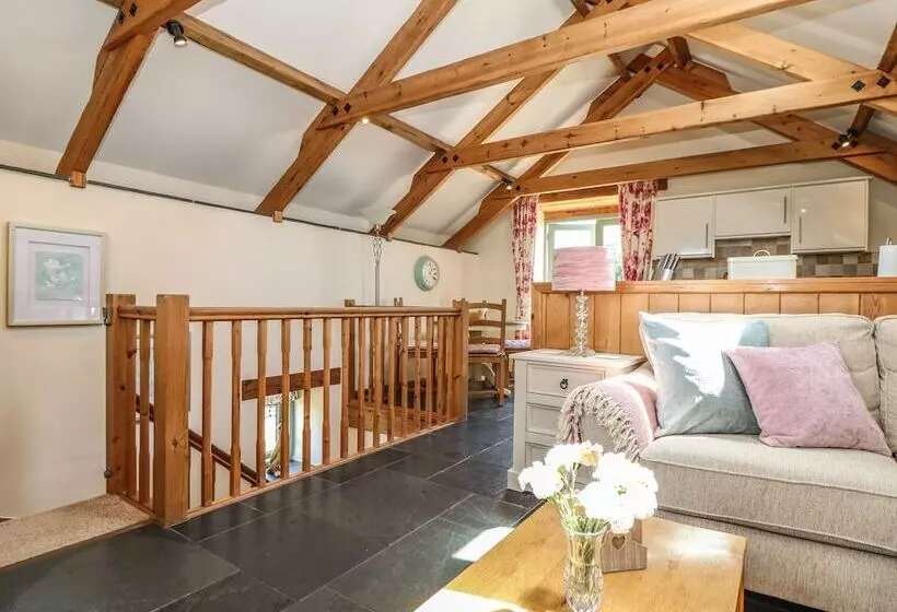 Oak Cottage