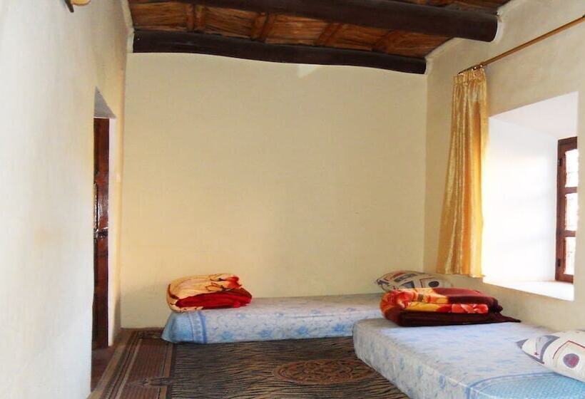 پانسیون Chez Boutfounaste