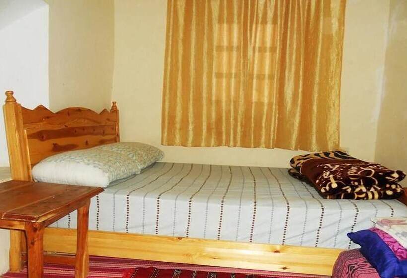 پانسیون Chez Boutfounaste