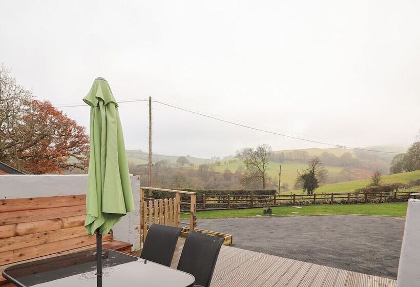 Rhianwen, Plas Moelfre Hall Barns