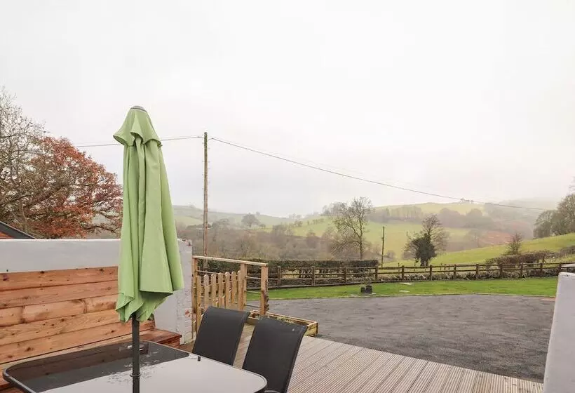 Rhianwen, Plas Moelfre Hall Barns