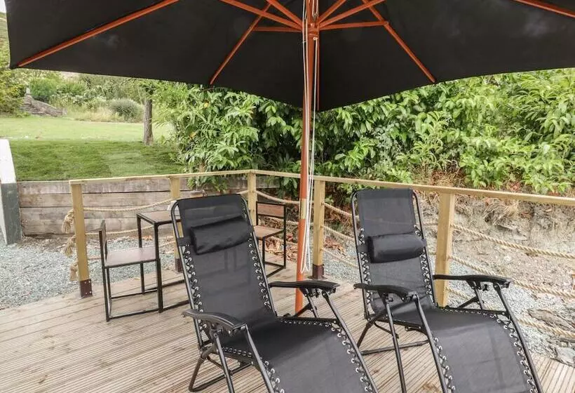 Rhianwen, Plas Moelfre Hall Barns