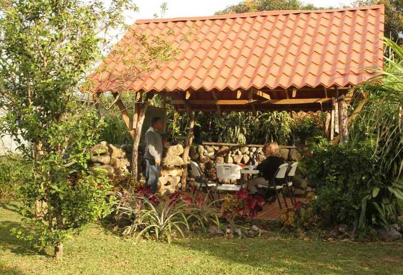 Spanish By The River Boquete Hostel