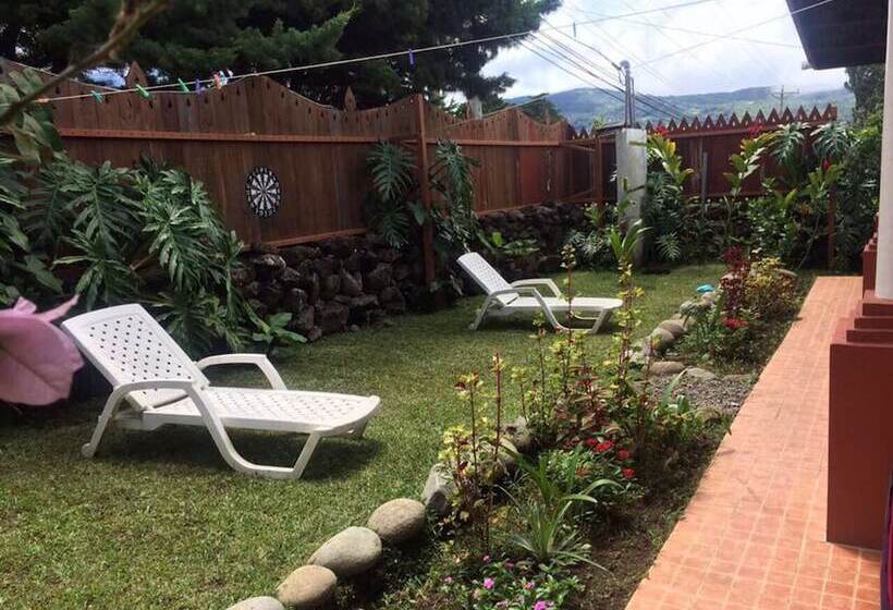 Spanish By The River Boquete Hostel