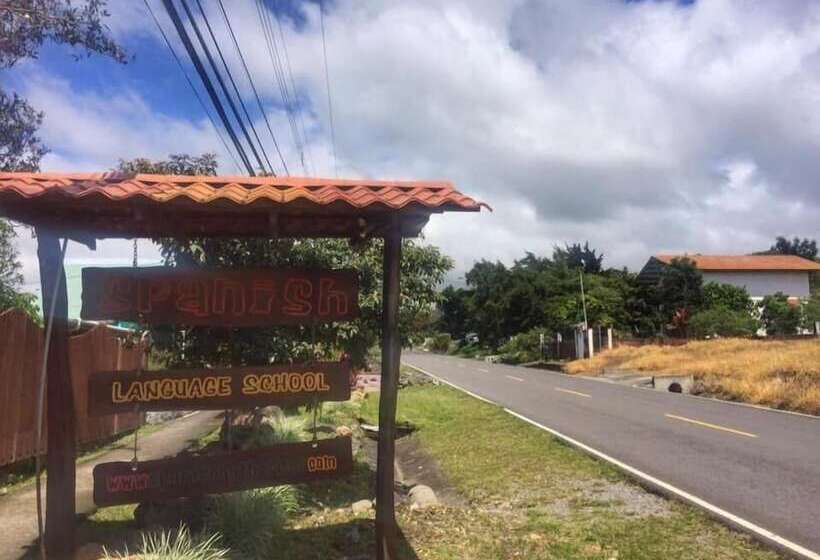 Spanish By The River Boquete Hostel