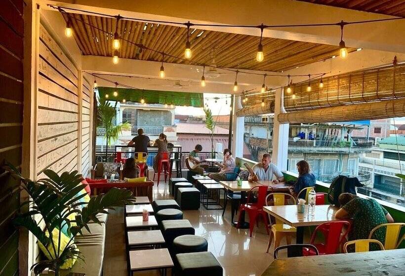 The Place Hostel & Rooftop Bar