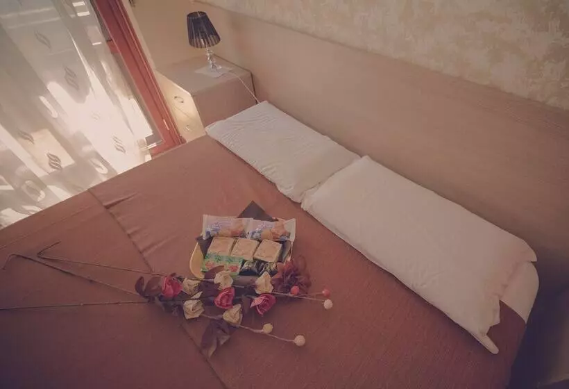 تختخواب و صبحانه Cassiodoro Rooms Affittacamere