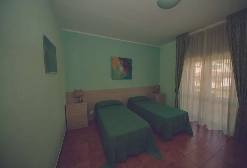 تختخواب و صبحانه Cassiodoro Rooms Affittacamere