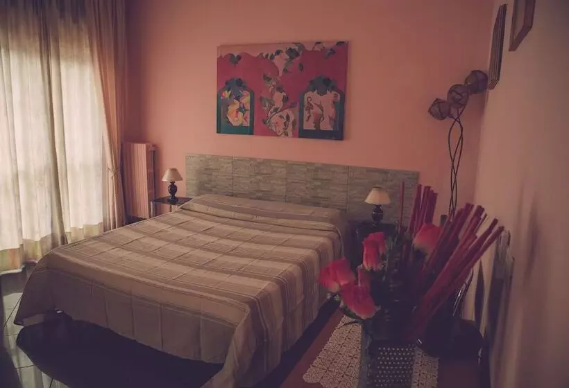 تختخواب و صبحانه Cassiodoro Rooms Affittacamere