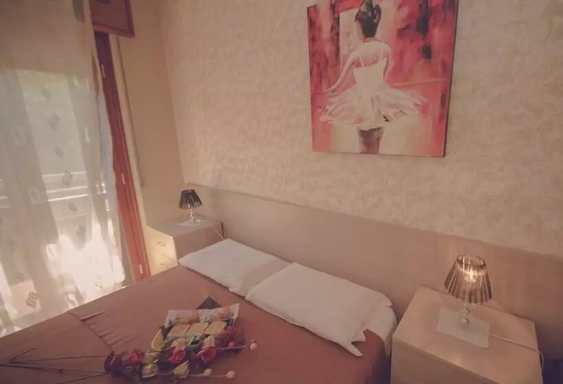 تختخواب و صبحانه Cassiodoro Rooms Affittacamere