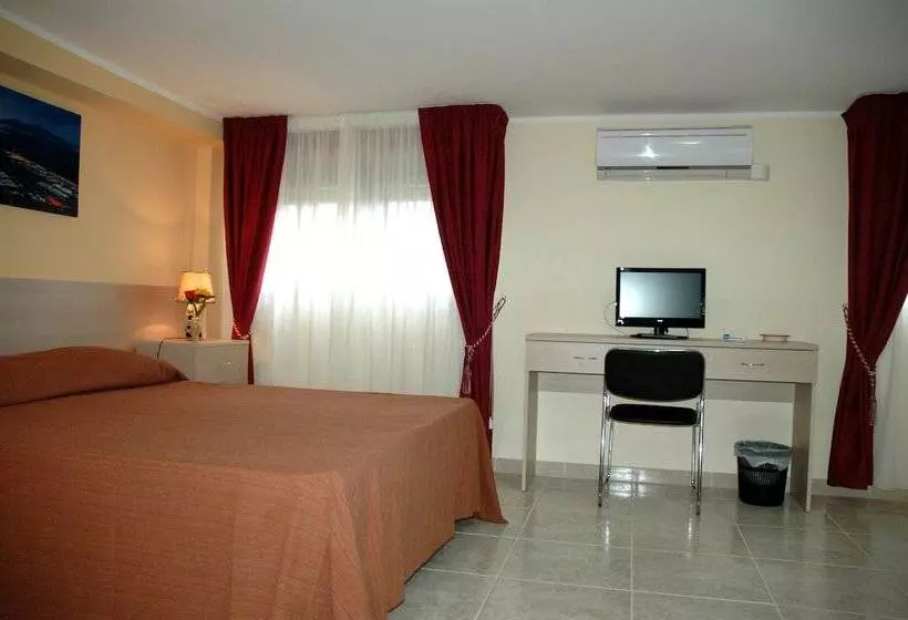 تختخواب و صبحانه Cassiodoro Rooms Affittacamere