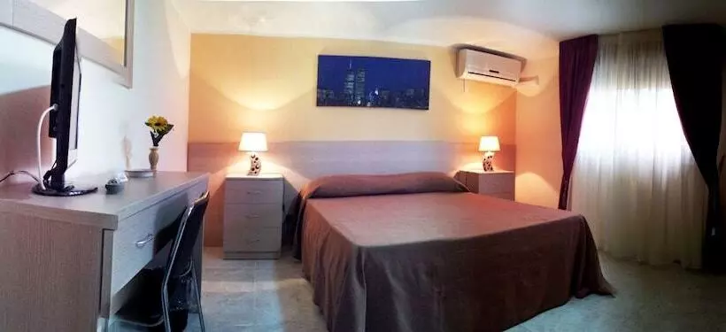 تختخواب و صبحانه Cassiodoro Rooms Affittacamere
