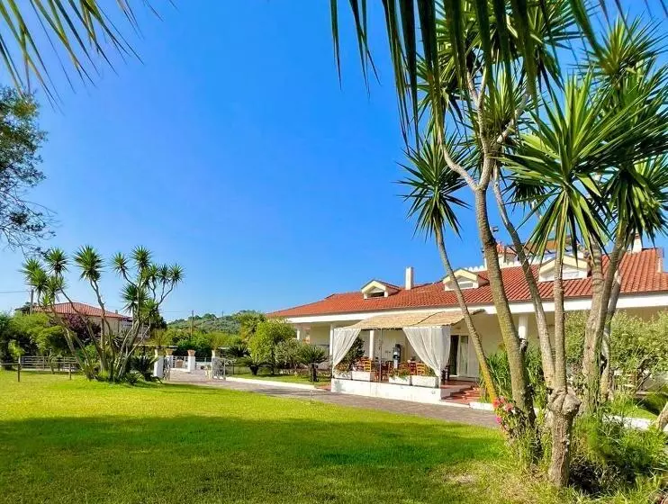 Aamiaismajoitus (B&B) Villa Liberti Rooms