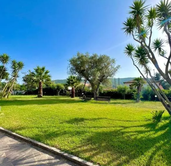 Aamiaismajoitus (B&B) Villa Liberti Rooms