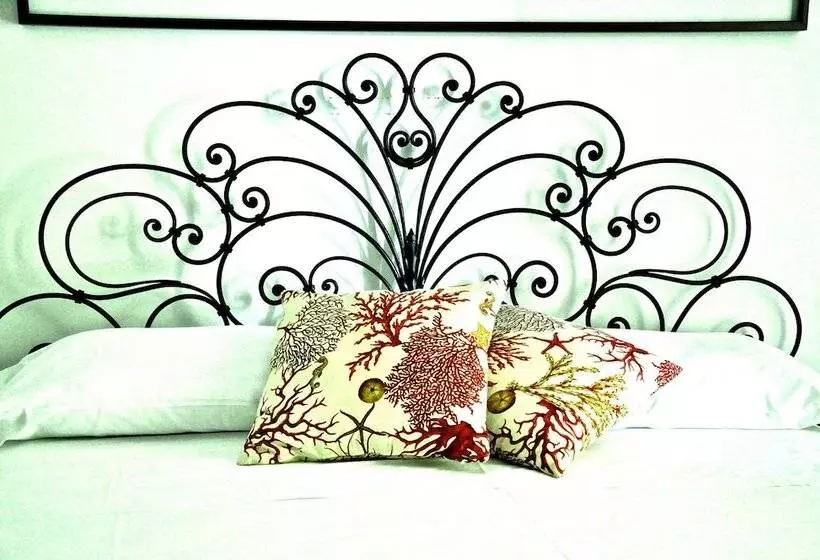 Aamiaismajoitus (B&B) Villa Liberti Rooms