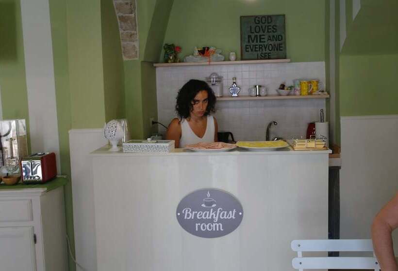 فندق Albergo Diffuso Dimora Rossi B&b