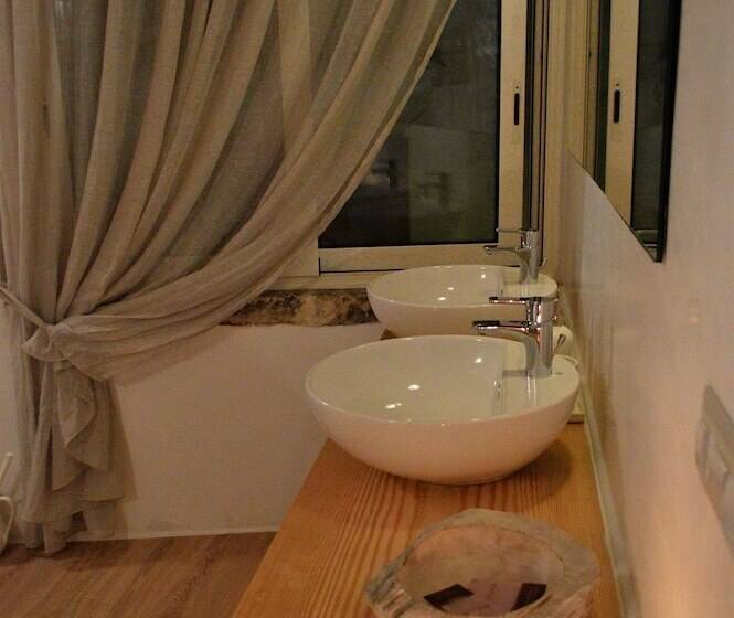 فندق Albergo Diffuso Dimora Rossi B&b