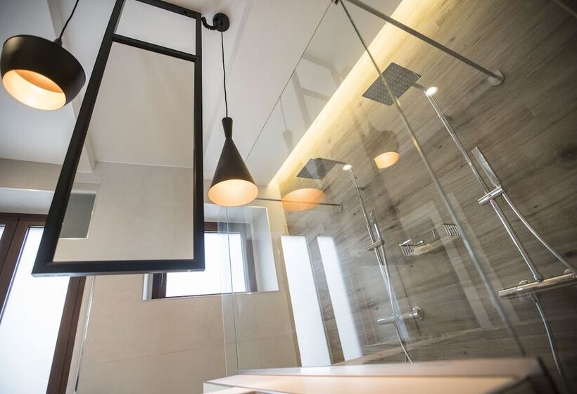 فندق Albergo Diffuso Dimora Rossi B&b