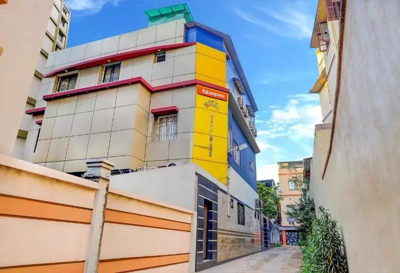 Hotel Fabexpress Neeranand Regency