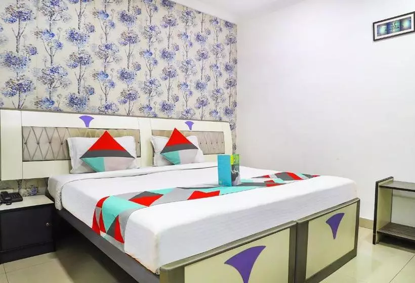 Hotel Fabexpress Neeranand Regency