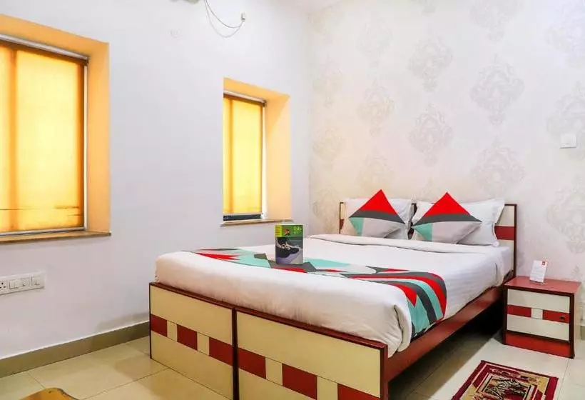 Hotel Fabexpress Neeranand Regency