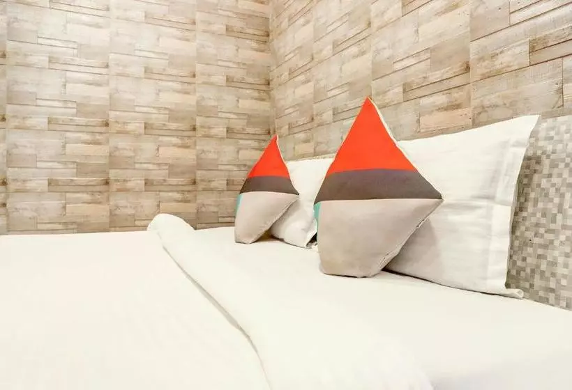 Hotel Fabexpress Neeranand Regency