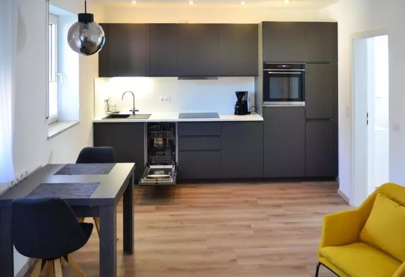 فندق Garni  Zum Weinkrug