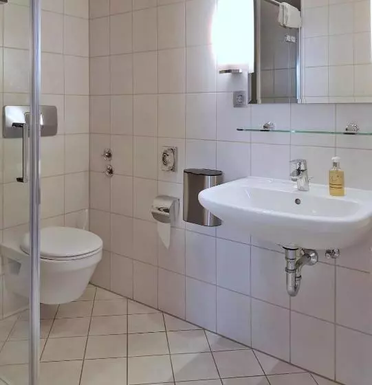 فندق Garni  Zum Weinkrug