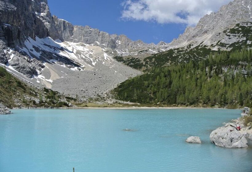 בית מלון כפרי Genziana