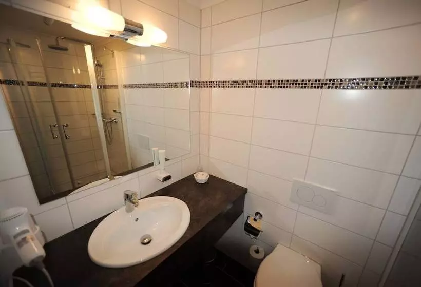 Szálloda Post   Regionales Großes Frühstücksbuffet   Auch Gf & Lf