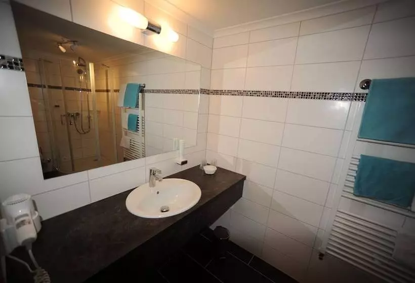 Szálloda Post   Regionales Großes Frühstücksbuffet   Auch Gf & Lf