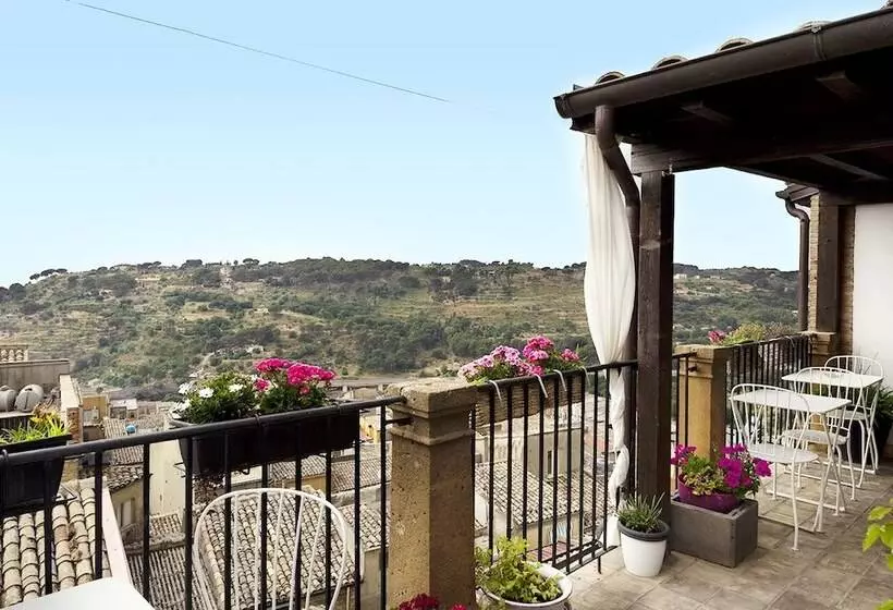 هتل Suite D'autore Art Design Gallery