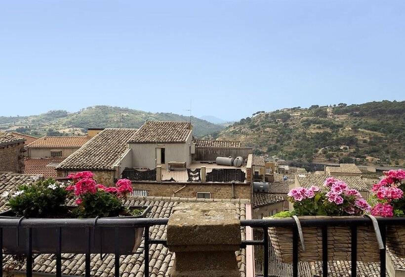 בית מלון כפרי Suite D'autore Art Design Gallery