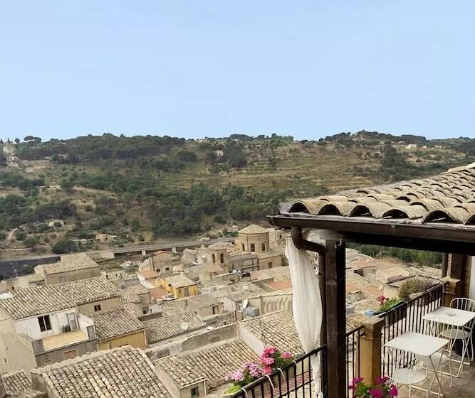 هتل Suite D'autore Art Design Gallery