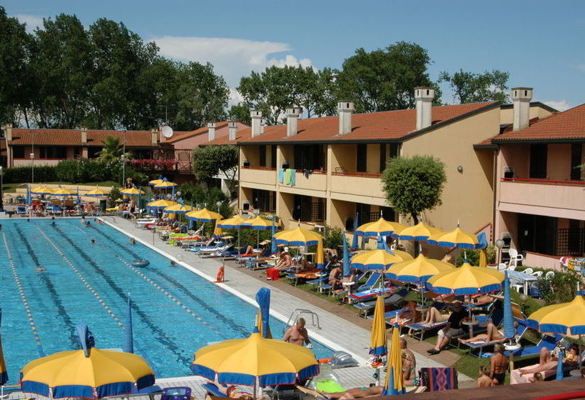 호텔 Tizé Village