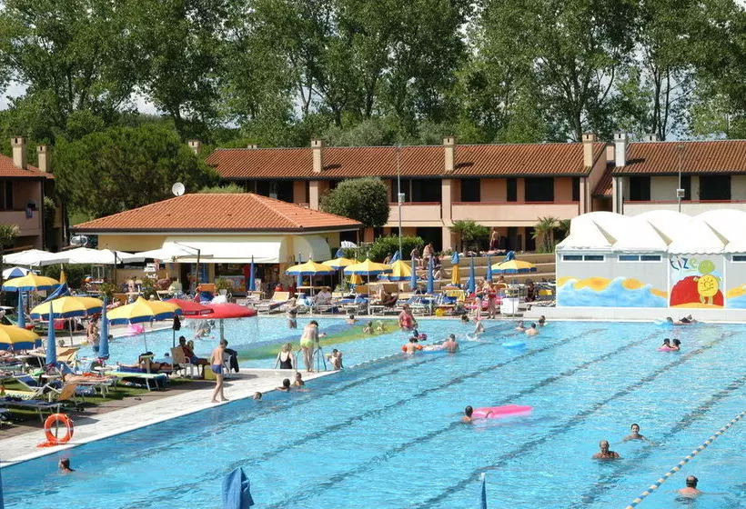 هتل Tizé Village