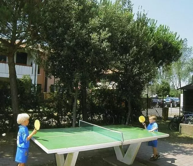 هتل Tizé Village