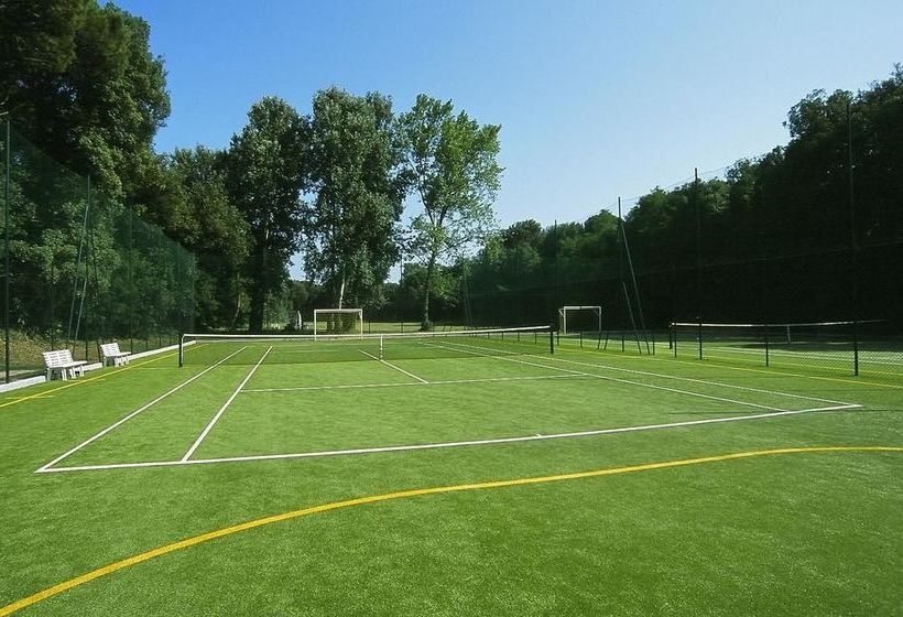 호텔 Tizé Village