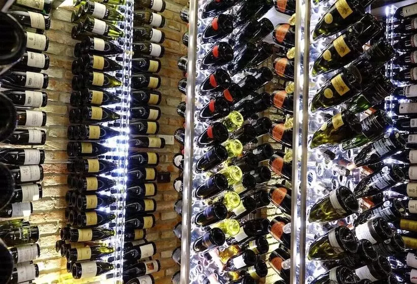 Отель Tota Virginia Antico Podere