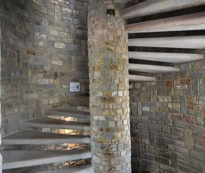 Отель Tota Virginia Antico Podere