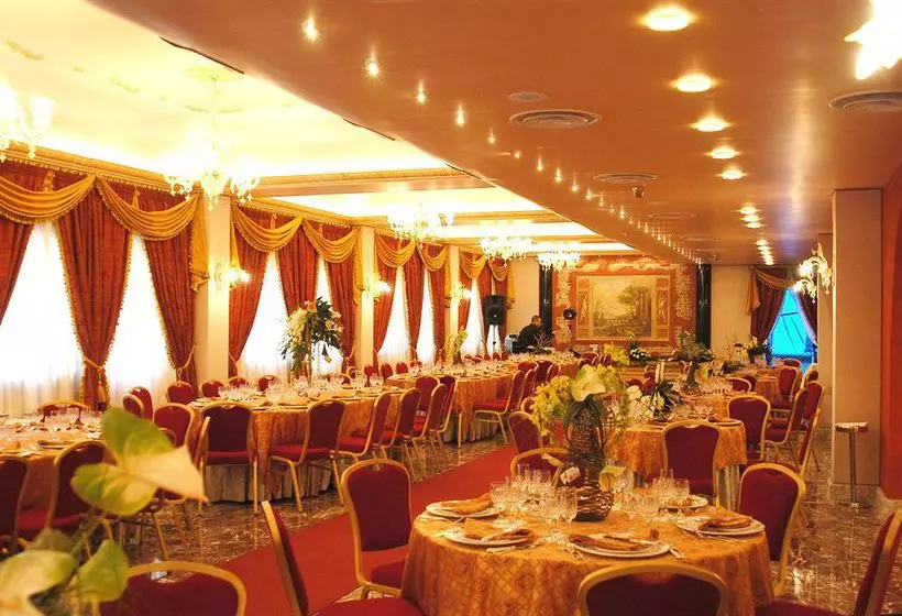 Plaza Hotel Comfort