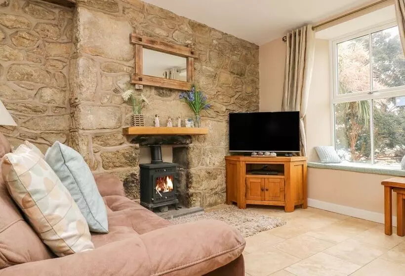 3 Trungle Cottages