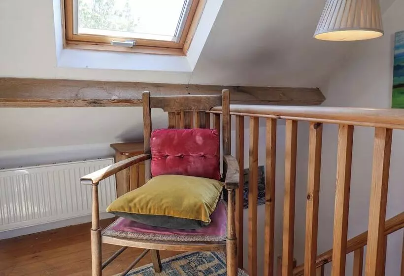 Daffodil Cottage