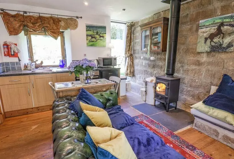 Daffodil Cottage