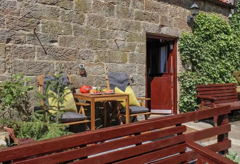 Daffodil Cottage