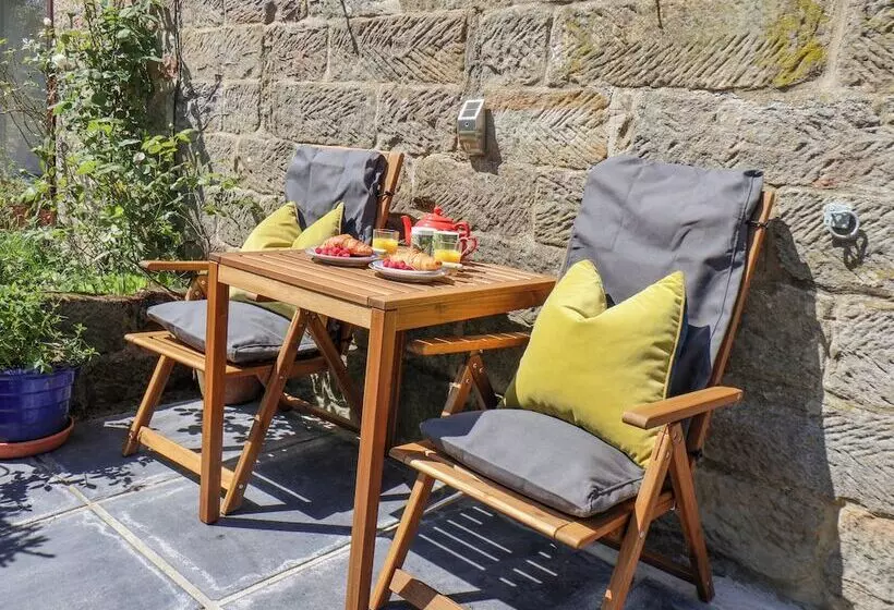 Daffodil Cottage