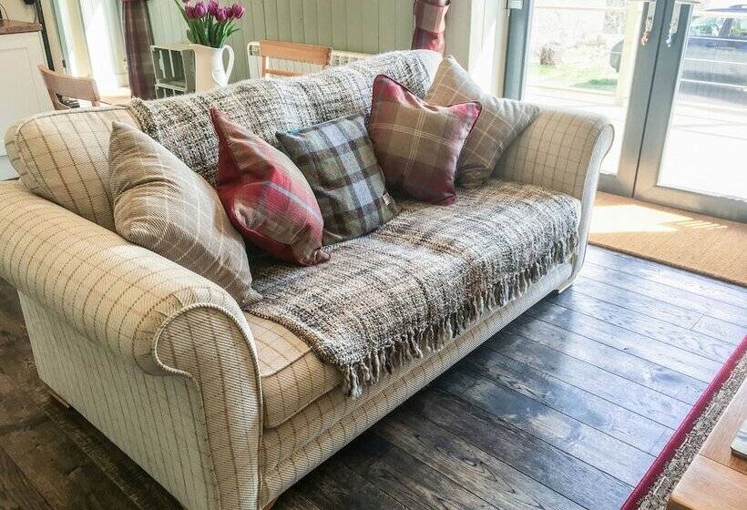 East Craigdhu Cow Byre