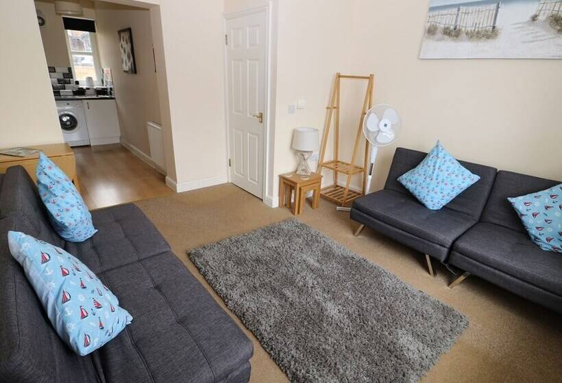 Flat 2, 4 St Edmund S Terrace