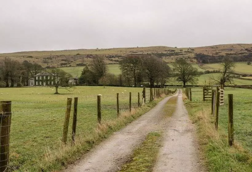 Longlands The Coach House